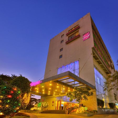 โรงแรมพาร์ค เอสติค ปูเน่ ภายนอก รูปภาพ