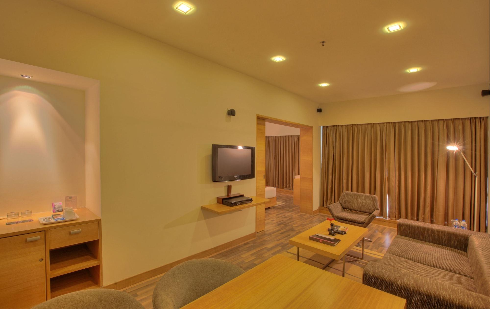 โรงแรมพาร์ค เอสติค ปูเน่ ภายนอก รูปภาพ