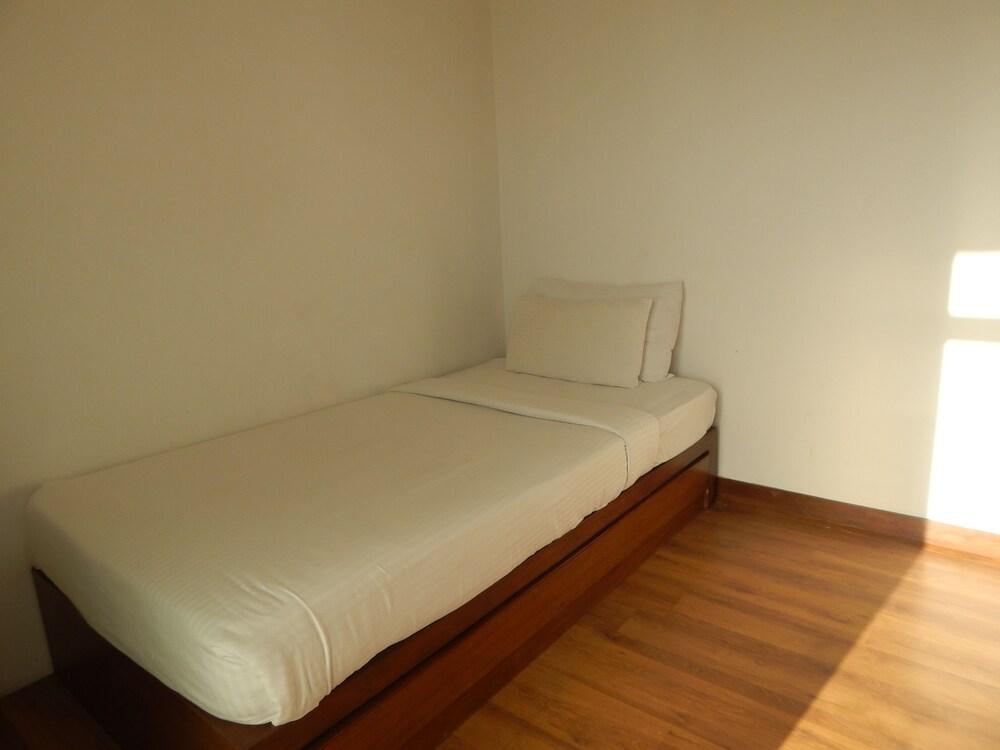 โรงแรมพาร์ค เอสติค ปูเน่ ภายนอก รูปภาพ