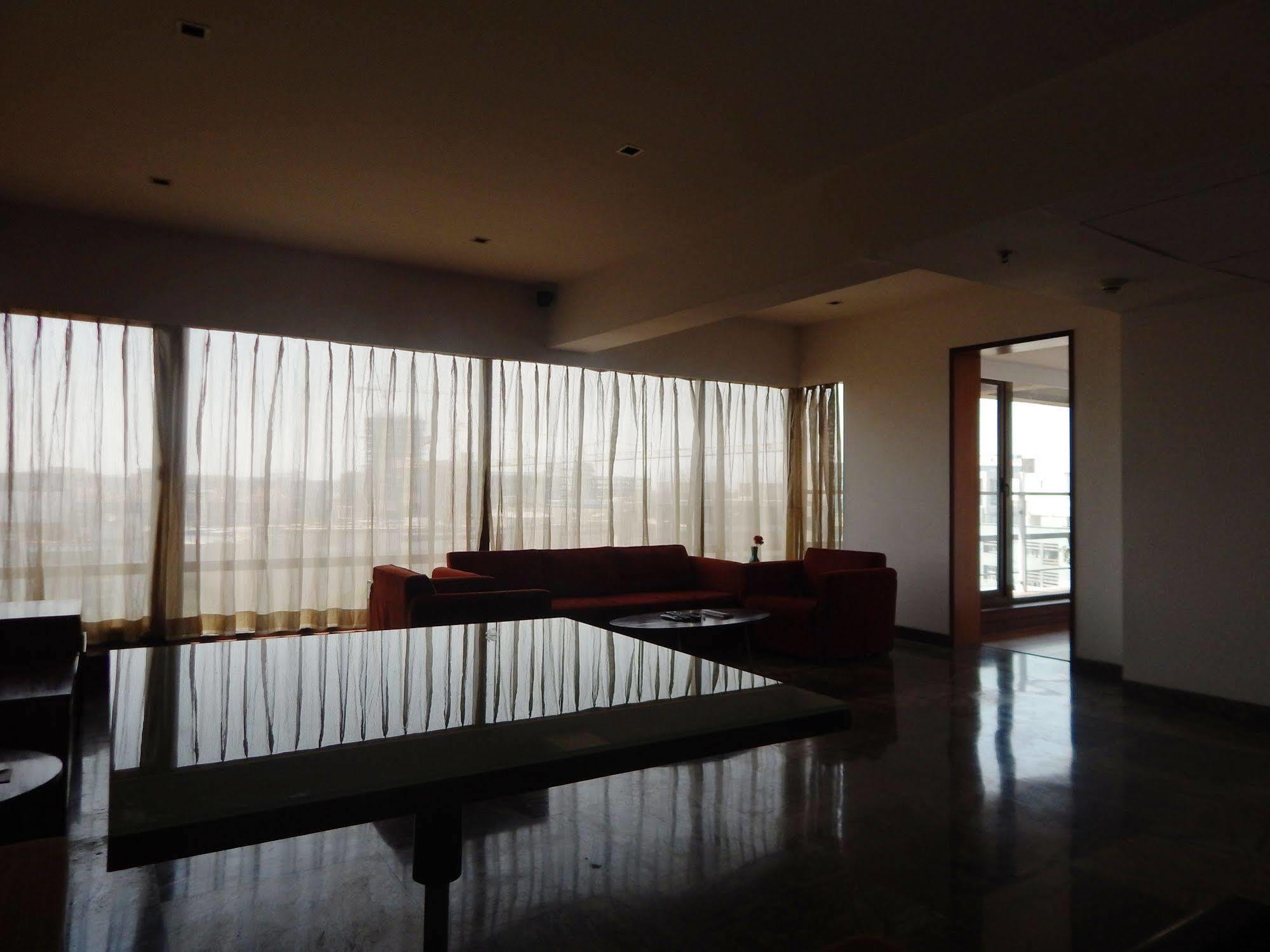โรงแรมพาร์ค เอสติค ปูเน่ ภายนอก รูปภาพ